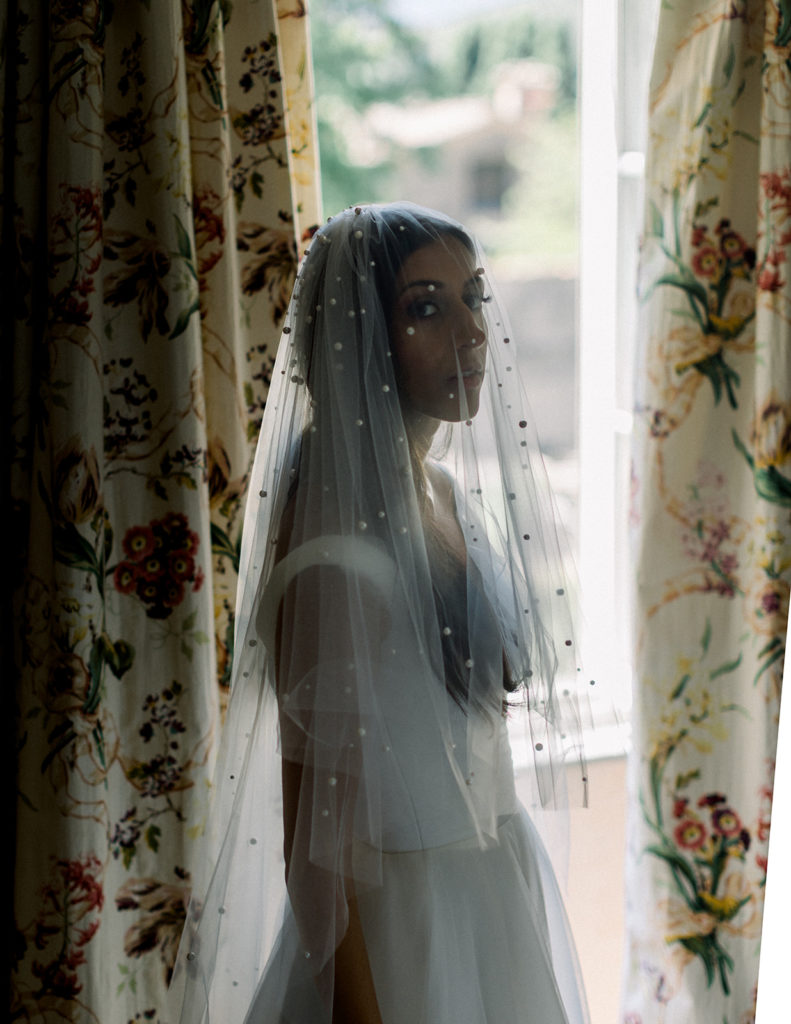 Portrait of the bride with veil